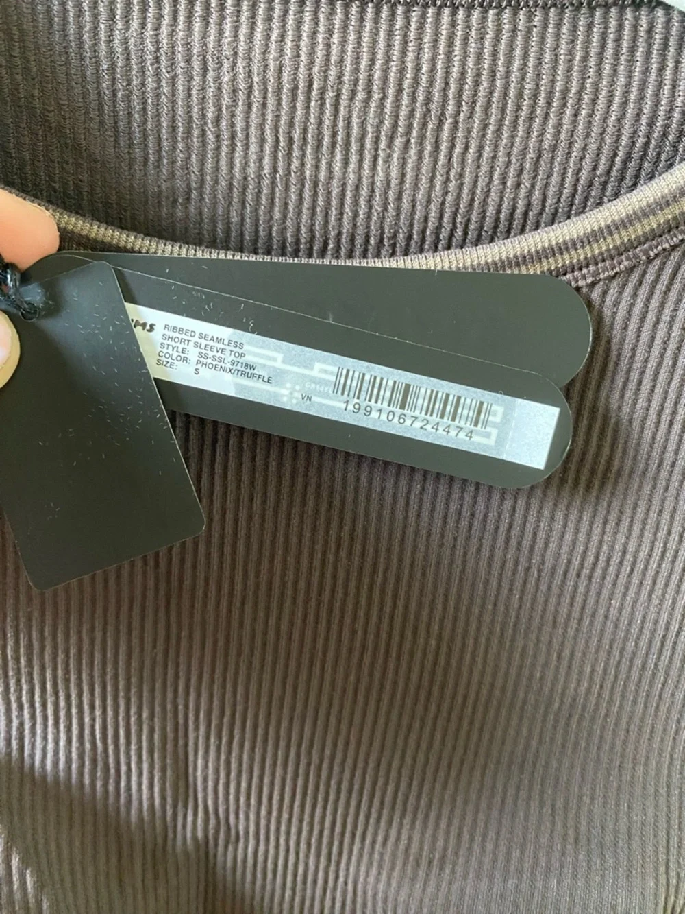 Nike SKIMS | Ribbed Seamless Short Sleeve T-Shirt Phoenix/Truffle - Picture 3 of 5